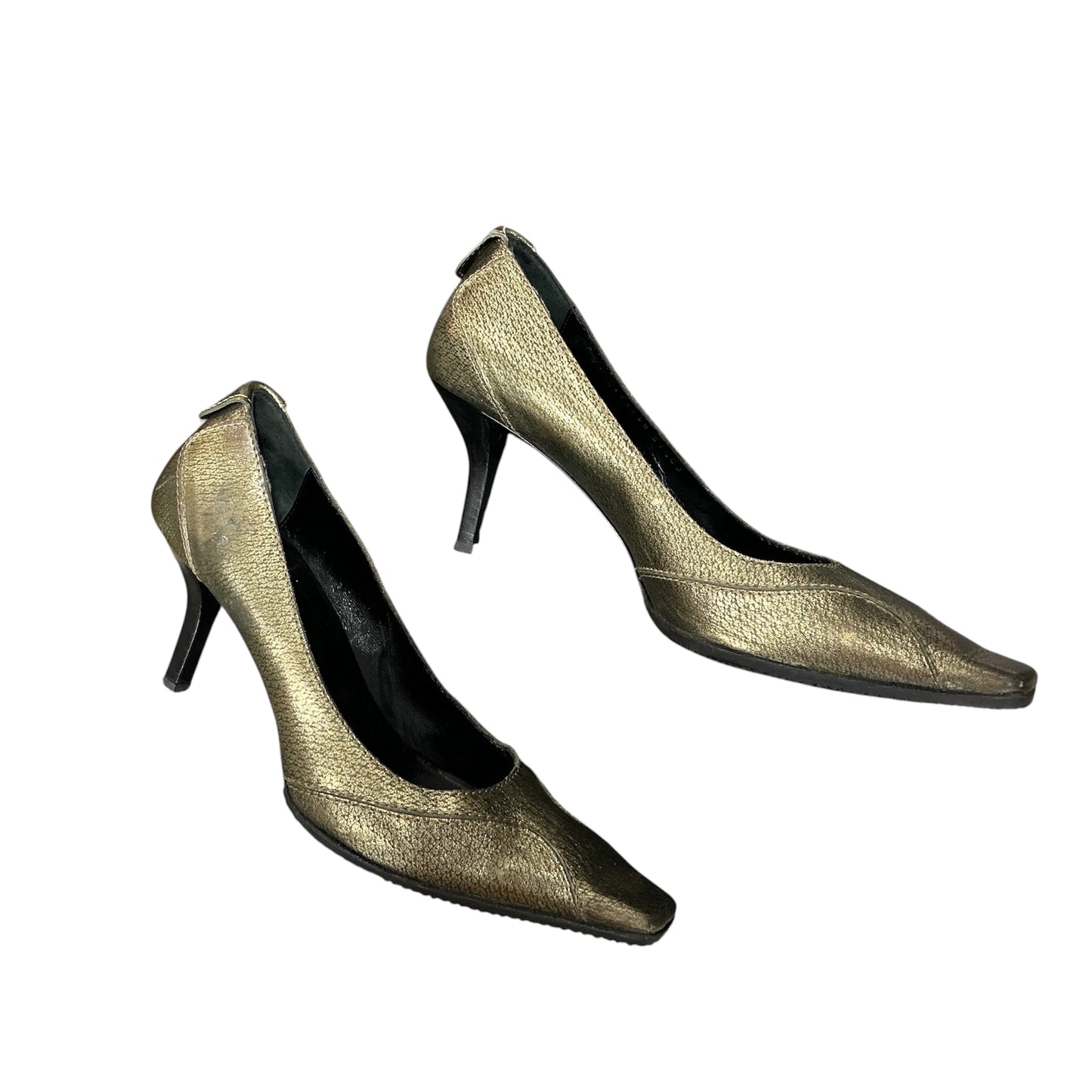 GUCCI GOLD HORSE BIT PUMPS