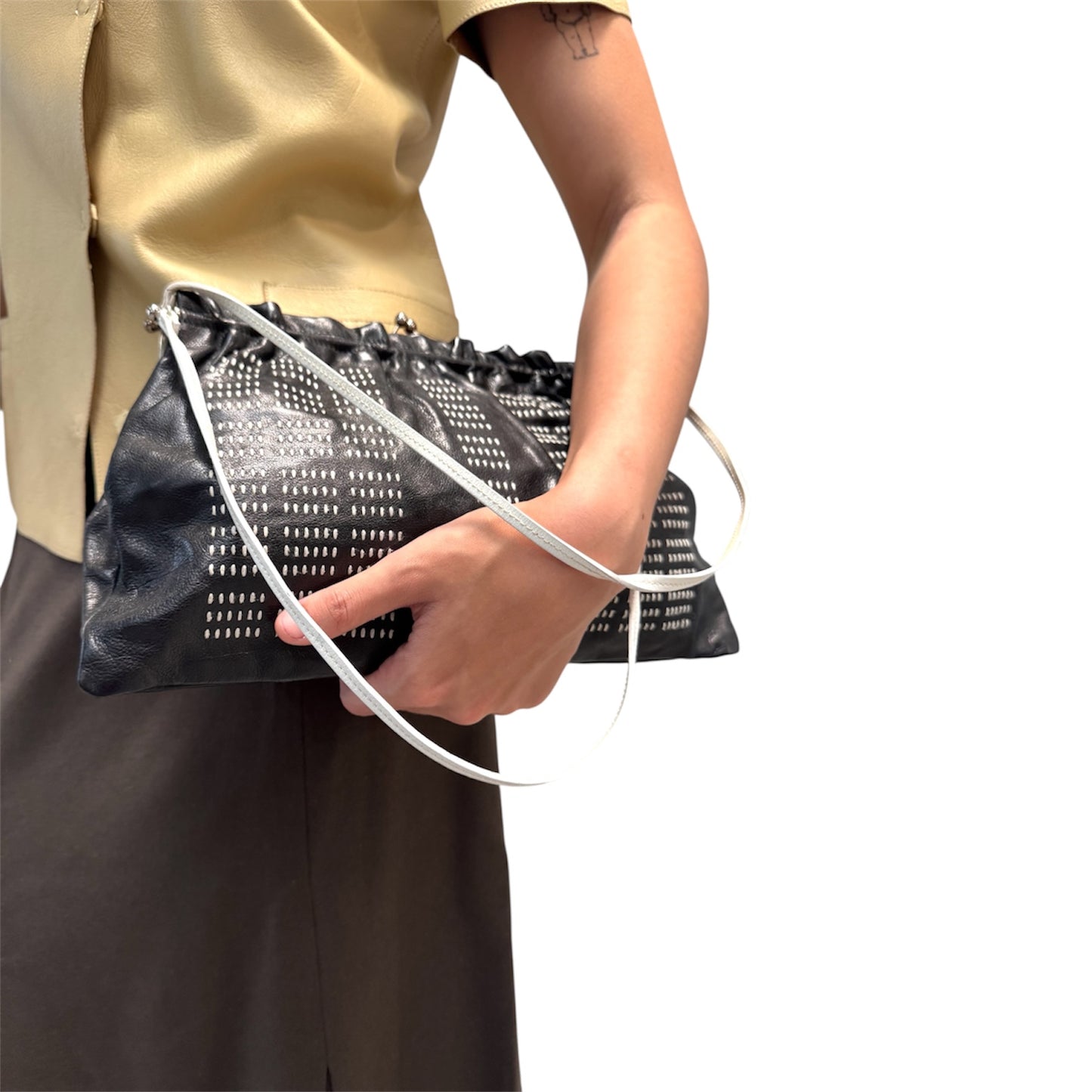 MIU MIU2000S BLACK&WHITE STITCHES SHOULDER BAG