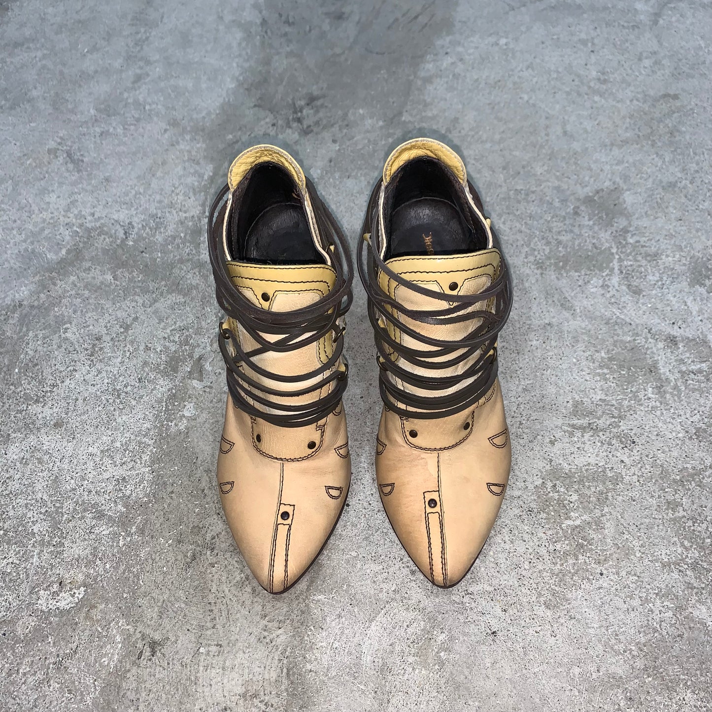 Diesel style lab laces heels