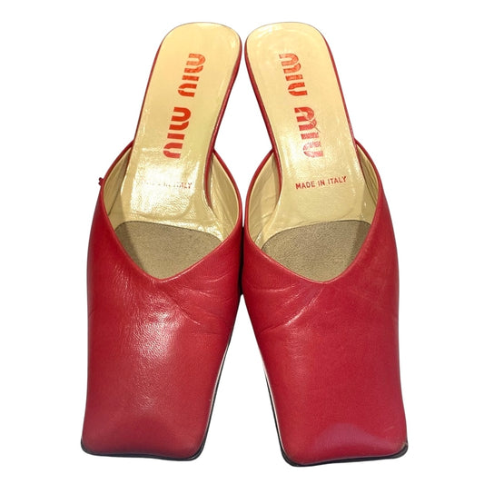 MIU MIU 1990S RED LEATHER SQUARED TOE KITTEN HEELS