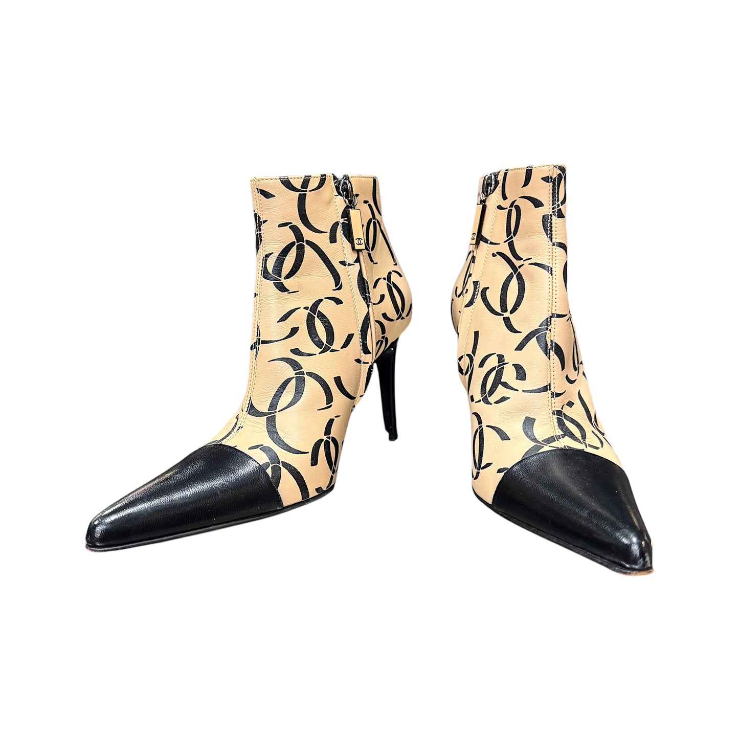 CHANEL FW1999 CC LOGO ANKLE BOOTS