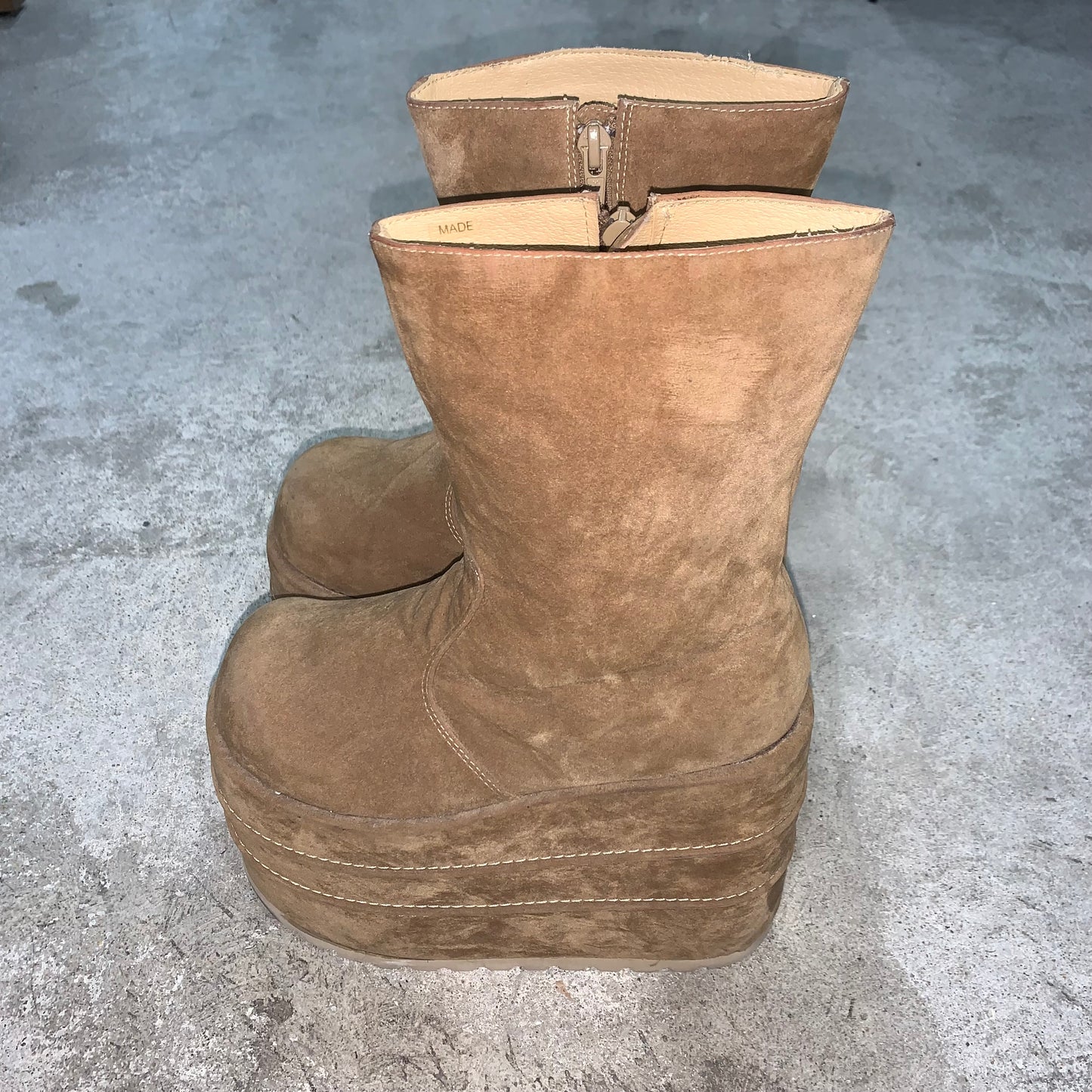 Vintage chunky platform brown boots