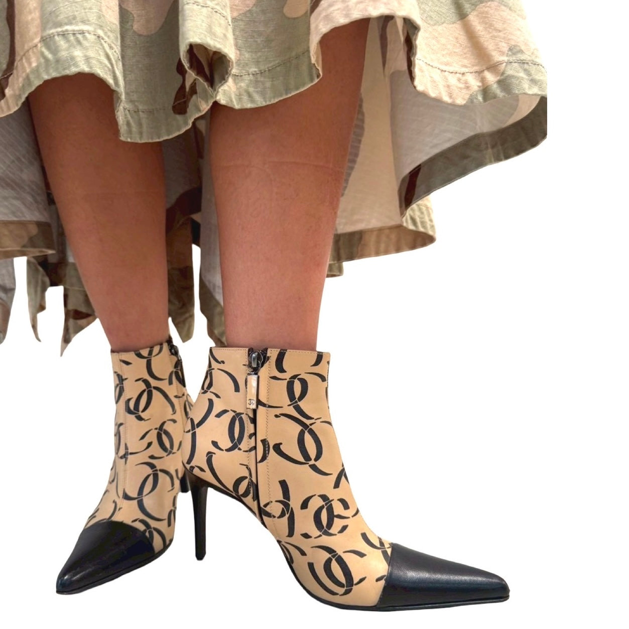 CHANEL FW1999 CC LOGO ANKLE BOOTS